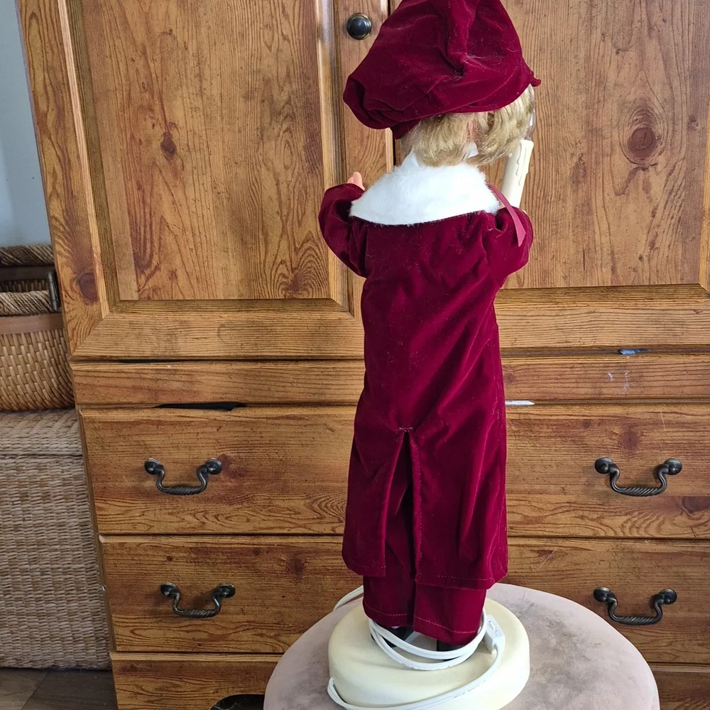 Vintage Rennoc Animated Caroler Doll Motion Light
